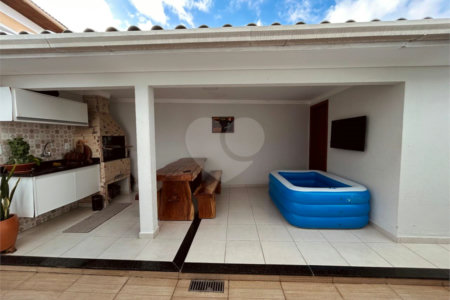 Duplex à venda com 1 quarto, sendo 3 suítes, em Taperapuan, Porto Seguro, BA