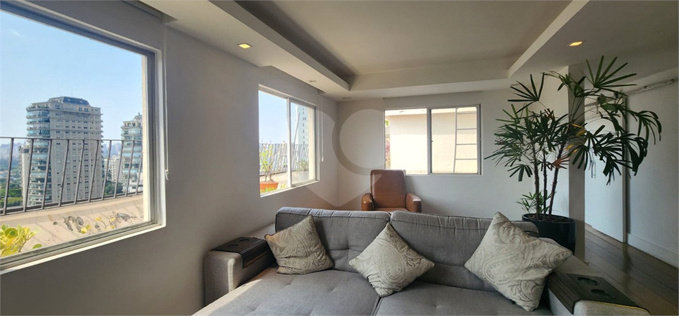 Apartamento à venda ou para alugar com 4 quartos, sendo 1 suíte, em Vila Nova Conceição, São Paulo, SP