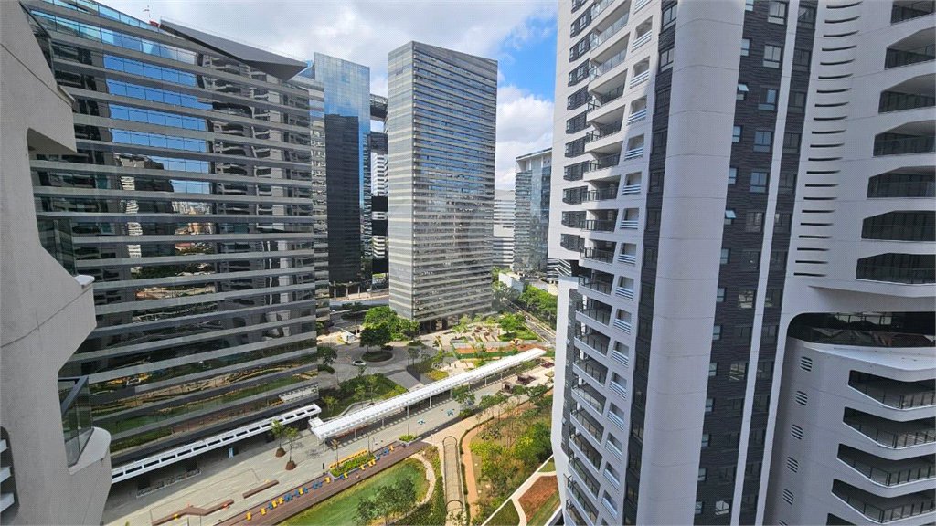 Apartamento à venda com 3 quartos, sendo 1 suíte, em Chácara Santo Antônio, São Paulo, SP