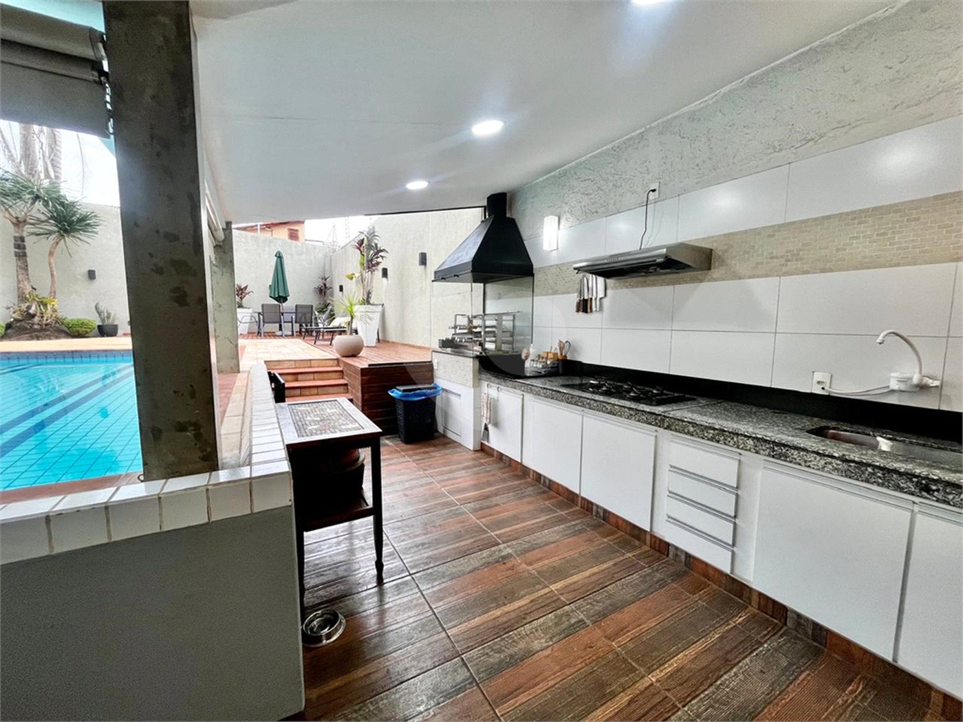 Casa à venda com 4 suítes em Vila Mazarino, Itapetininga, SP
