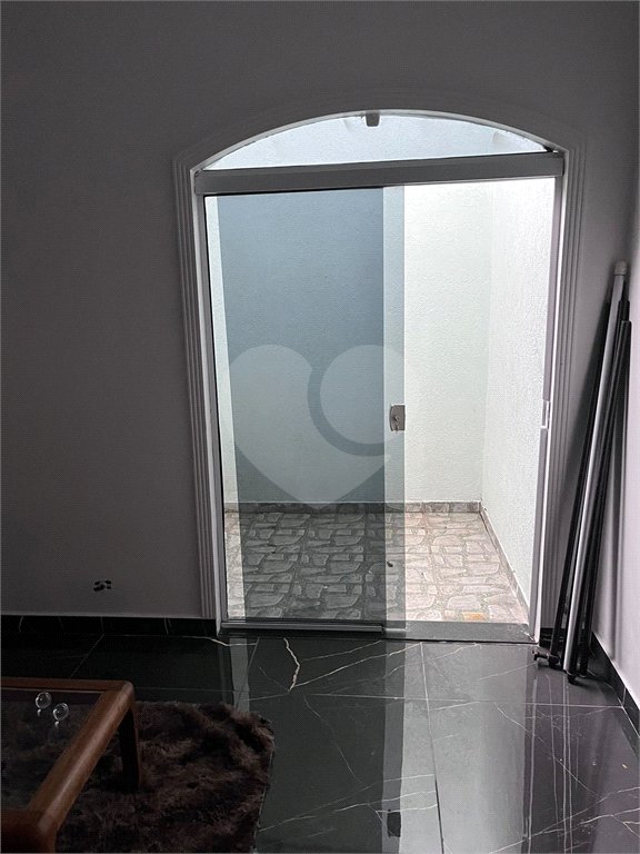 Sobrado à venda com 5 quartos, sendo 2 suítes,  em Jardim da Granja, São José dos Campos, SP