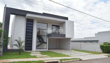 Casa à venda com 4 suítes no condomínio Shambala 2, Atibaia - SP