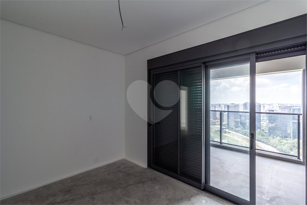 Apartamento à venda ou para alugar com 4 quartos, sendo 3 suítes, em Jardim Morumbi, São Paulo, SP