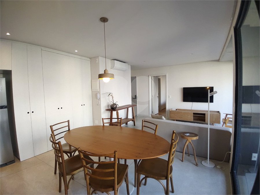 Apartamento à venda ou para alugar com 1 suíte em Jardim das Bandeiras, São Paulo, SP