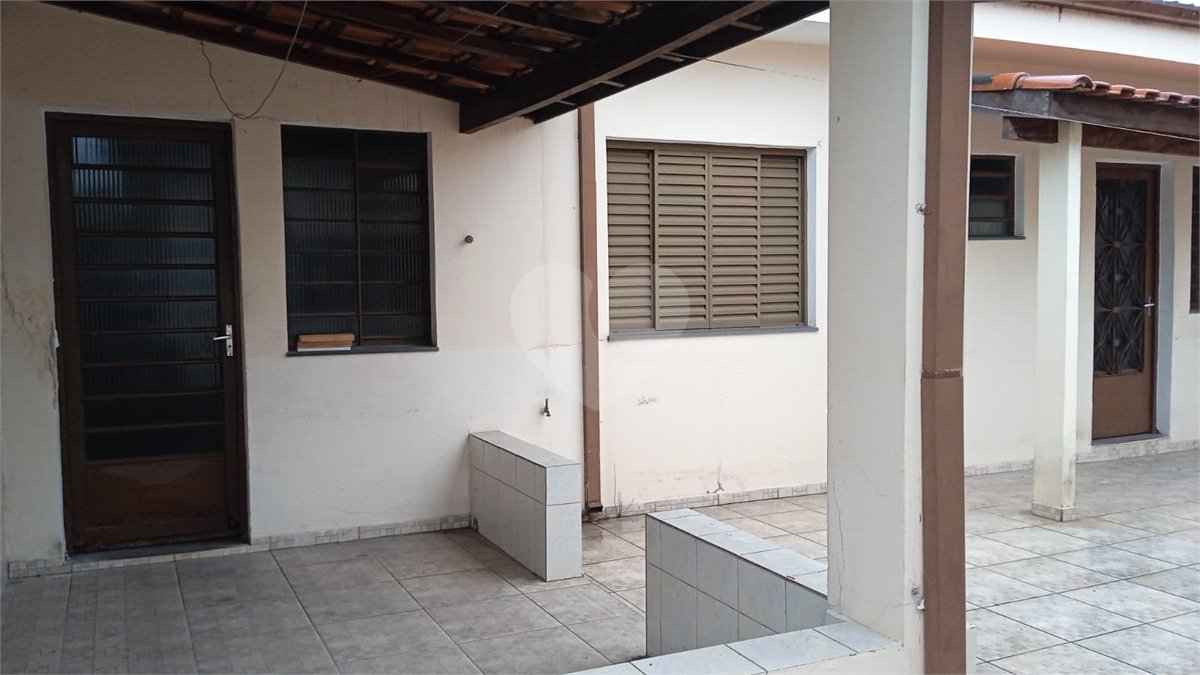Casa à venda com 4 quartos em Parque Maria Helena, Suzano, SP