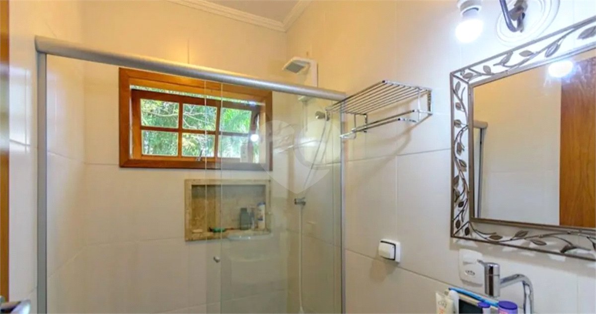 Casa à venda com 4 quartos, sendo 2 suítes,  em Granja Viana, Cotia, SP