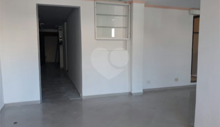 Sobrado para alugar com 4 quartos no Centro, São Roque, SP