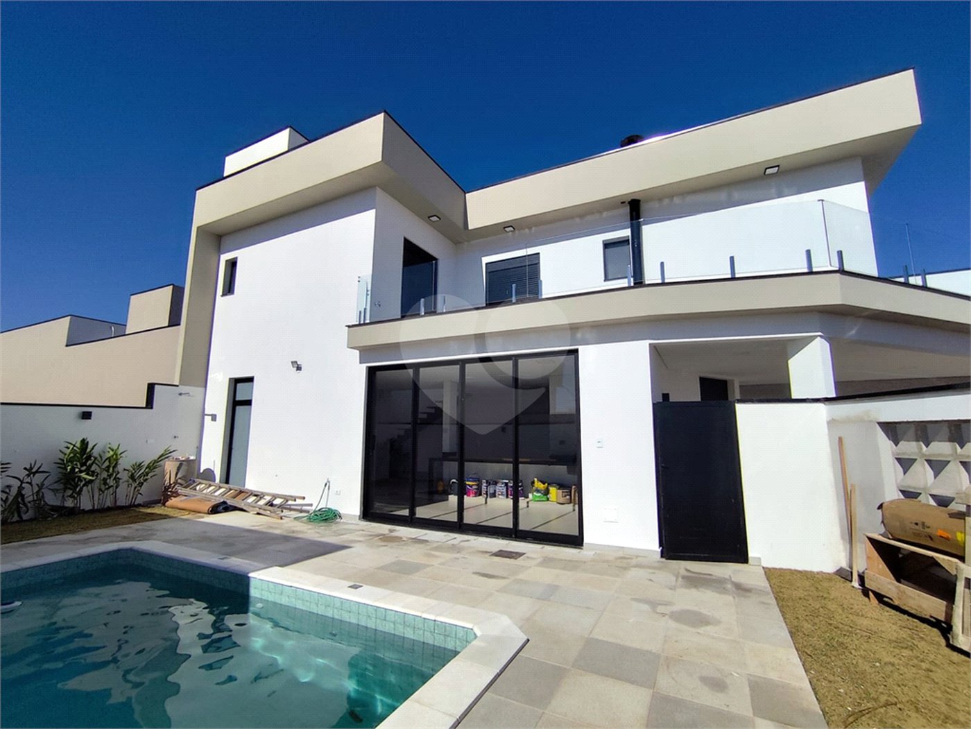 Casa à venda com 3 suítes no condomínio Terras da Estância, Paulínia - SP