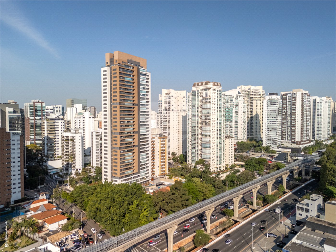 Apartamento à venda com 4 quartos, sendo 2 suítes, em Campo Belo, São Paulo, SP