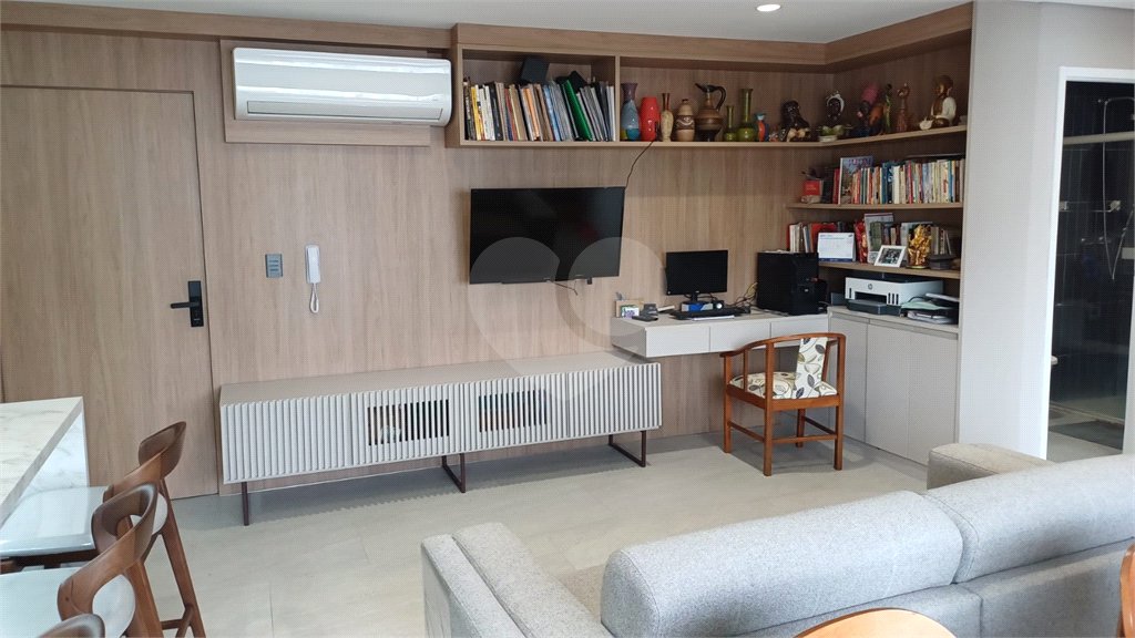 Apartamento a venda na Saúde 2 dormitórios com 2 vagas de garagem demarcadas. Aceita e estuda Permuta.