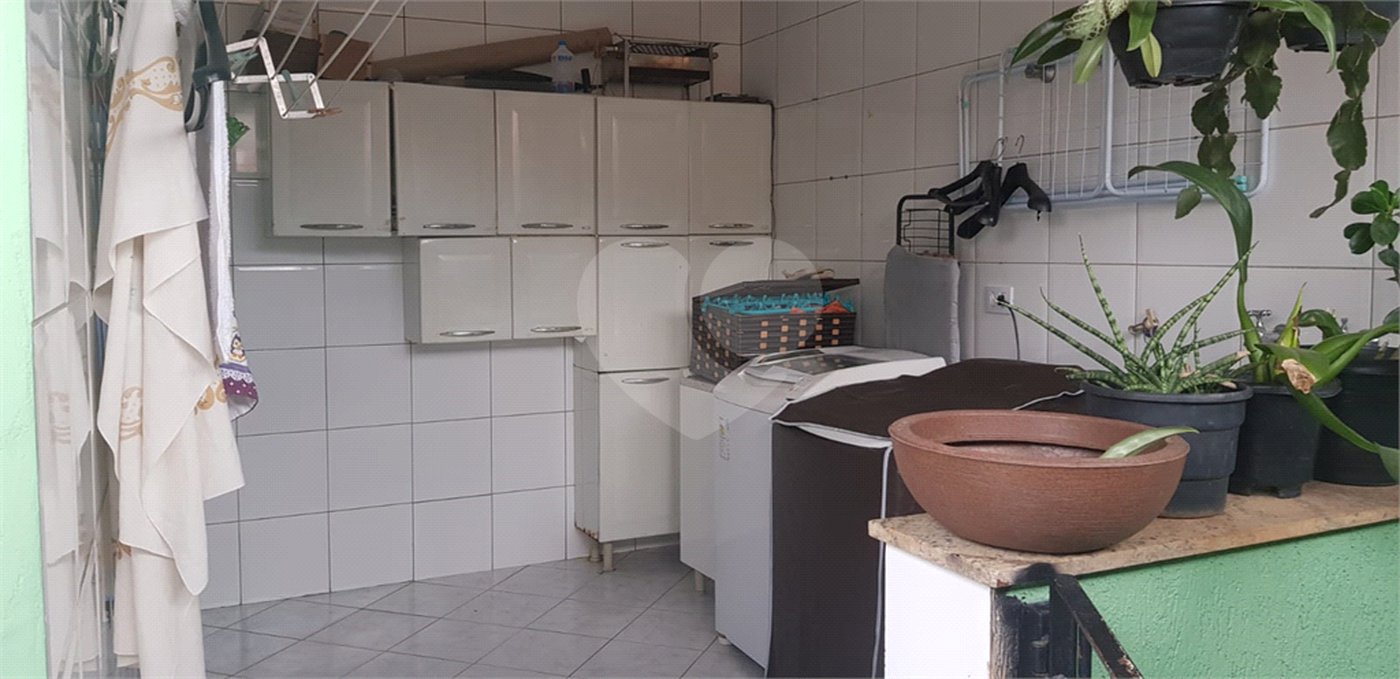 Sobrado à venda com 3 quartos, sendo 1 suíte, em Vila Vitório Mazzei, São Paulo, SP