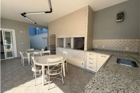 Casa à venda com 5 quartos, sendo 3 suítes, no condomínio Granja Olga III, Sorocaba - SP