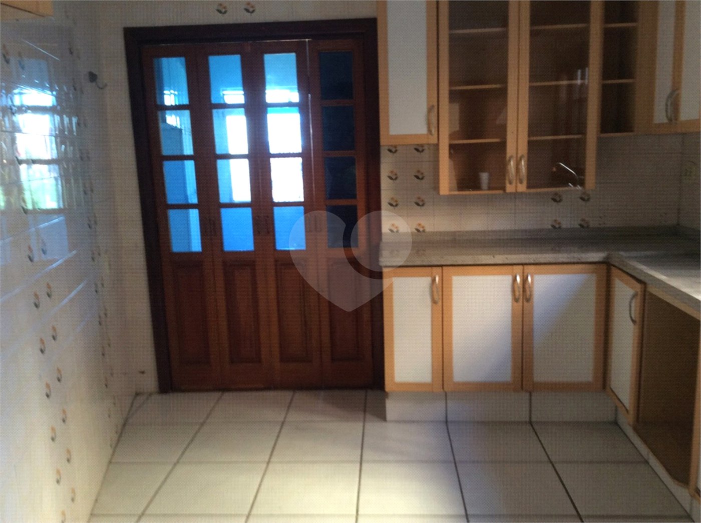 Casa à venda com 4 quartos, sendo 1 suíte, no condomínio Conselheiro Moreira de Barros, São Paulo - SP
