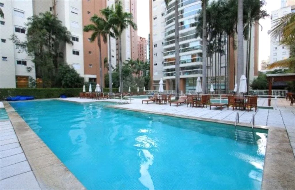 Apartamento para alugar com 3 quartos, sendo 1 suíte, em Vila Olímpia, São Paulo, SP