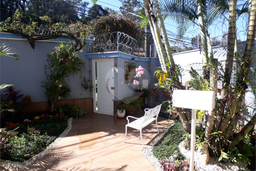 Sobrado à venda com 3 suítes em Horto Florestal, São Paulo, SP