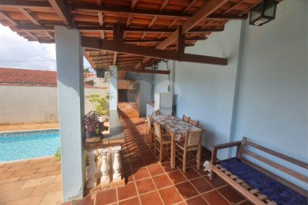 Casa à venda com 3 quartos no Centro, Vinhedo, SP