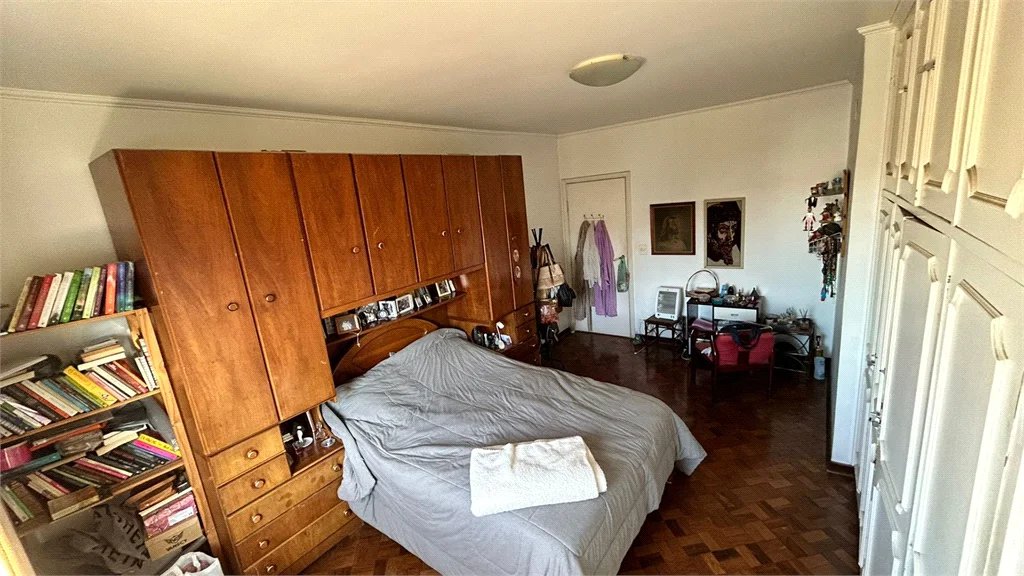 Sobrado à venda com 6 quartos, sendo 1 suíte, em Sumarezinho, São Paulo, SP