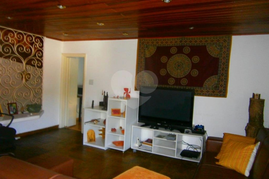 Casa à venda com 4 quartos, sendo 1 suíte, em Horto, São Paulo, SP