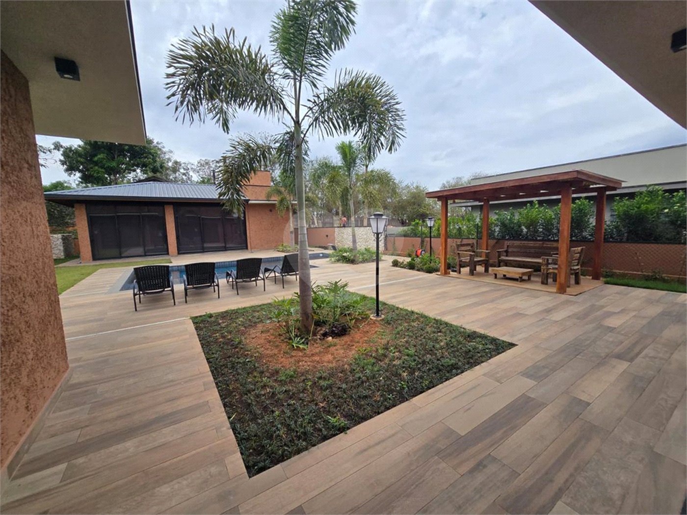Casa à venda com 4 suítes no condomínio Terras de Santa Teresa II, Itupeva - SP