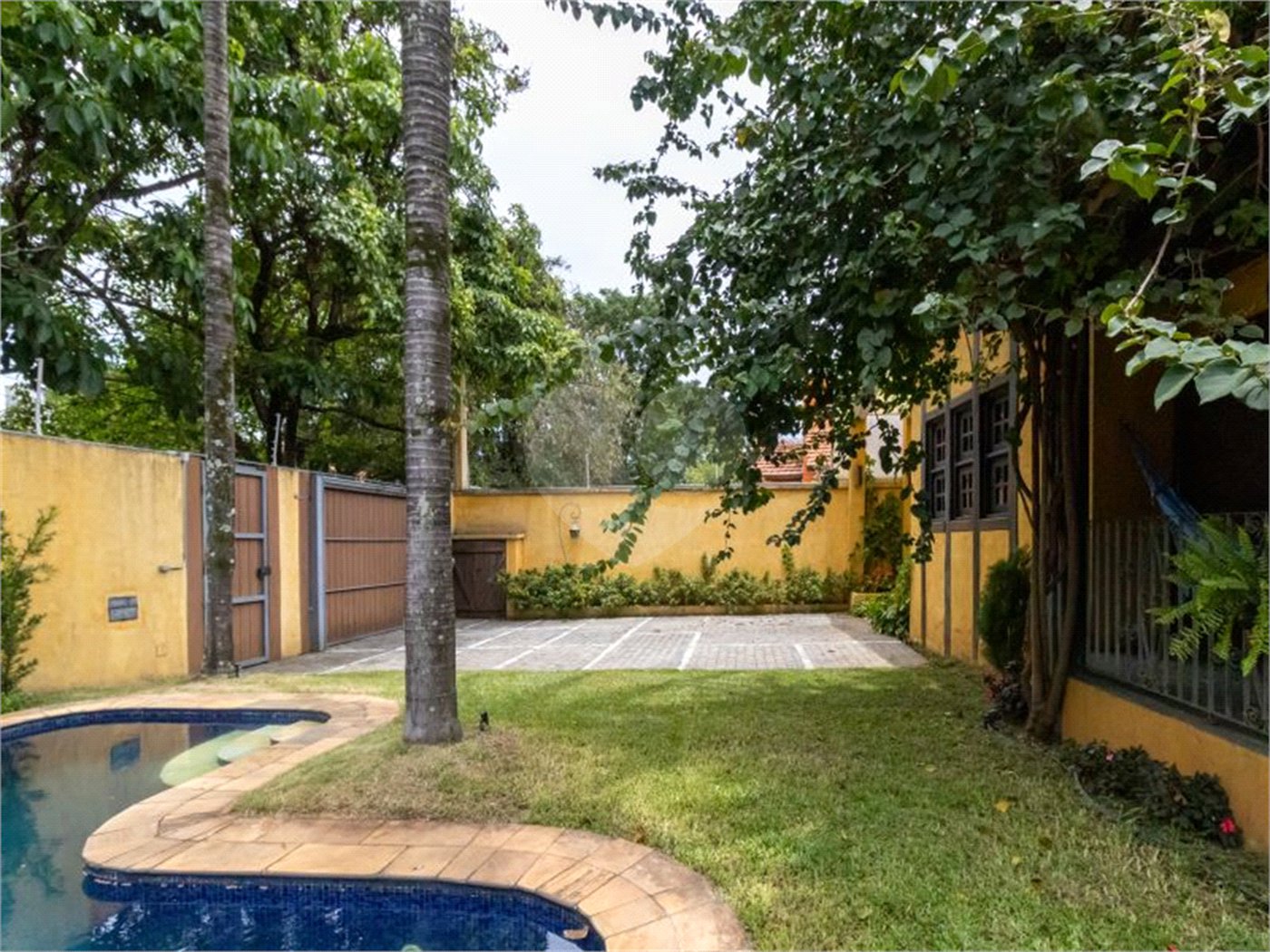 Casa à venda ou para alugar com 4 quartos, sendo 3 suítes, em Lapa, São Paulo, SP