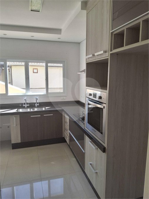 Casa à venda com 3 suítes no condomínio Portal do Jequitibá, Valinhos - SP