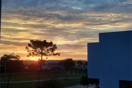 Casa à venda com 3 quartos, sendo 2 suítes, no condomínio Alphaville Nova Esplanada 4, Votorantim - SP