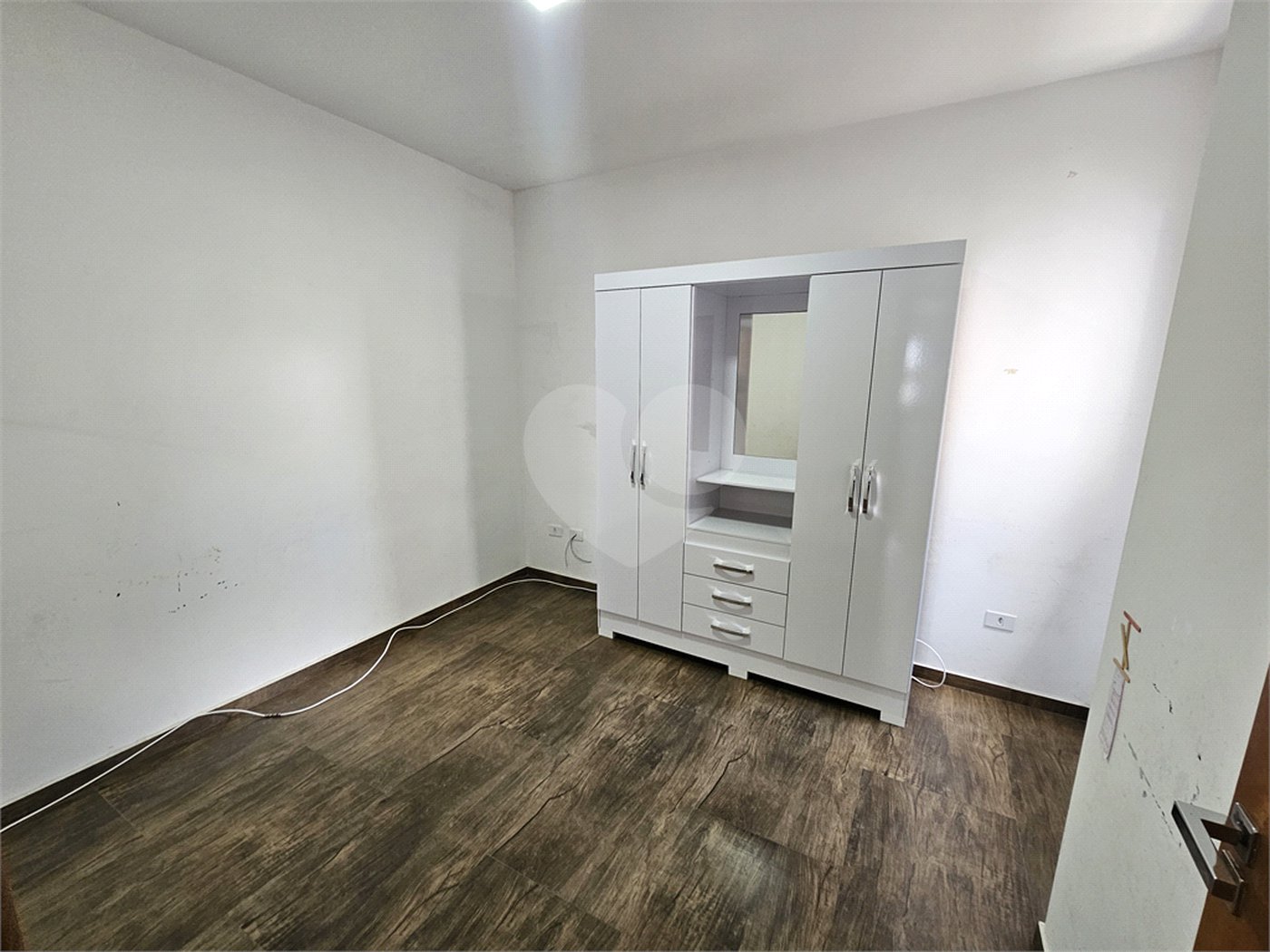 Sobrado à venda com 3 quartos, sendo 1 suíte,  em Vila Nivi, São Paulo, SP