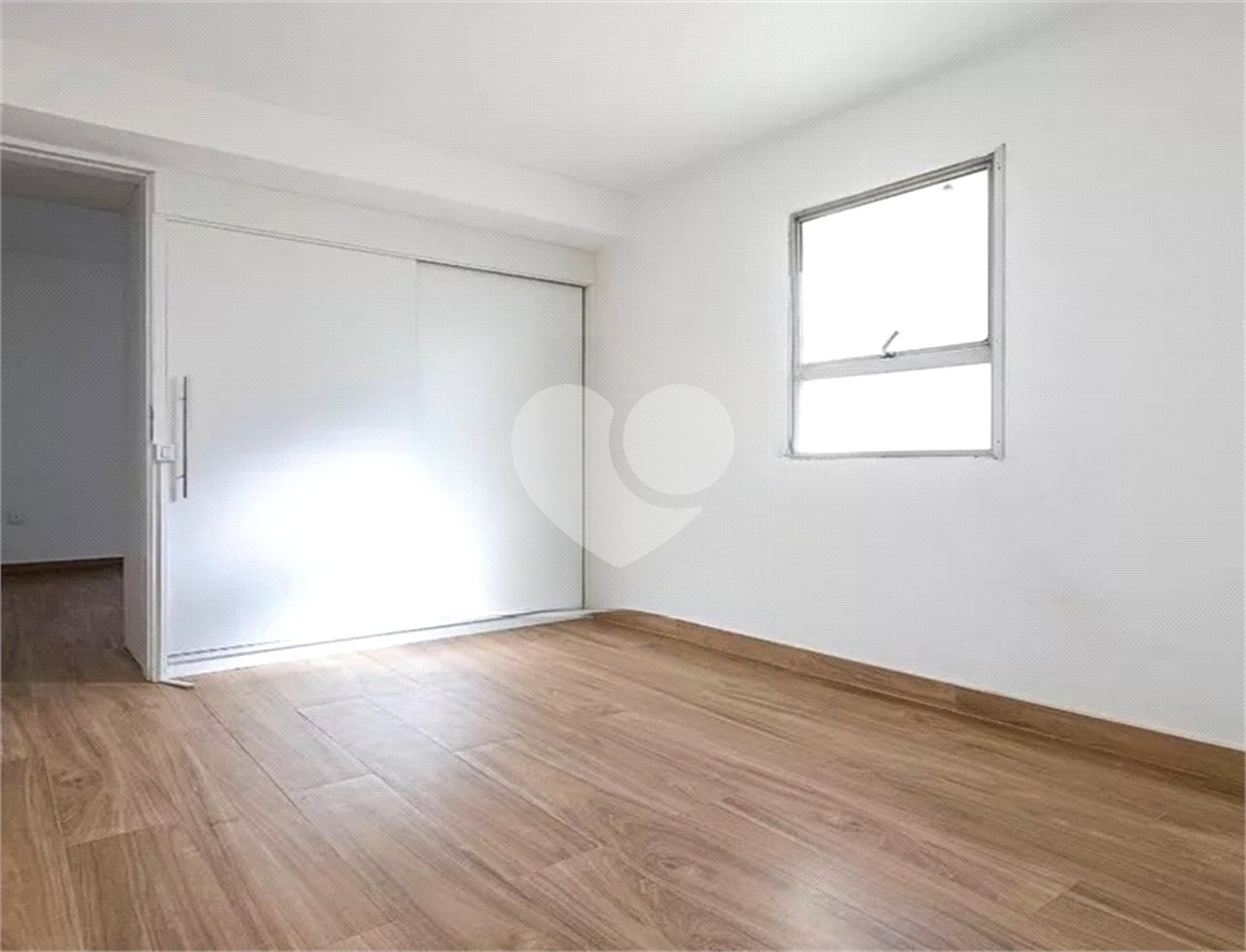 Apartamento à venda com 3 quartos, sendo 1 suíte,  em Cerqueira César, São Paulo, SP