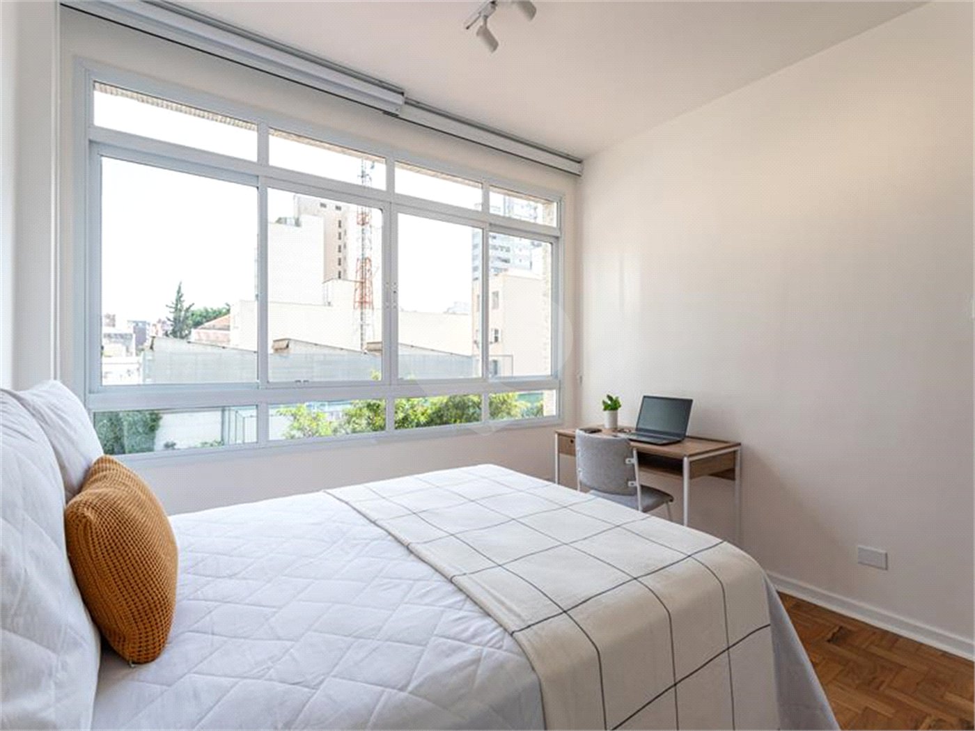 Apartamento à venda com 5 quartos, sendo 1 suíte,  em Pinheiros, São Paulo, SP