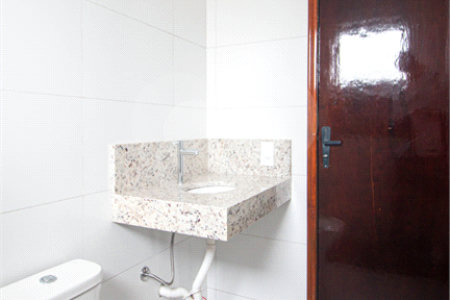 Sobrado à venda com 4 quartos, sendo 1 suíte, em Jardim Peri Peri, São Paulo, SP