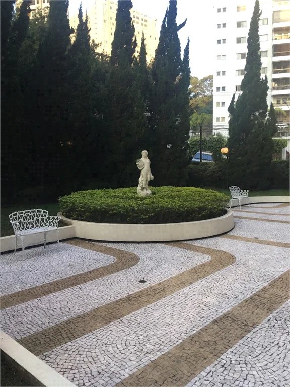 Apartamento à venda com 4 suítes em Vila Suzana, São Paulo, SP