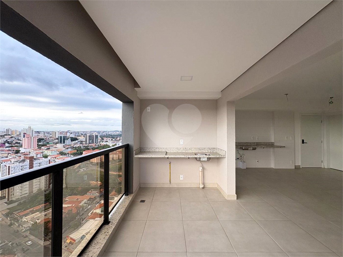 Apartamento à venda com 3 quartos, sendo 1 suíte,  em Jardim Faculdade, Sorocaba, SP