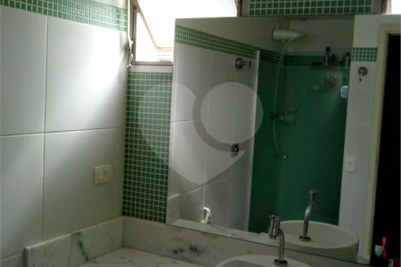 Apartamento à venda com 3 quartos, sendo 1 suíte,  em Vila Uberabinha, São Paulo, SP