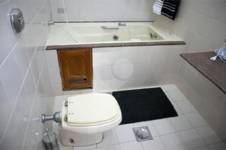 Casa à venda com 3 quartos, sendo 1 suíte, em Vila Gustavo, São Paulo, SP