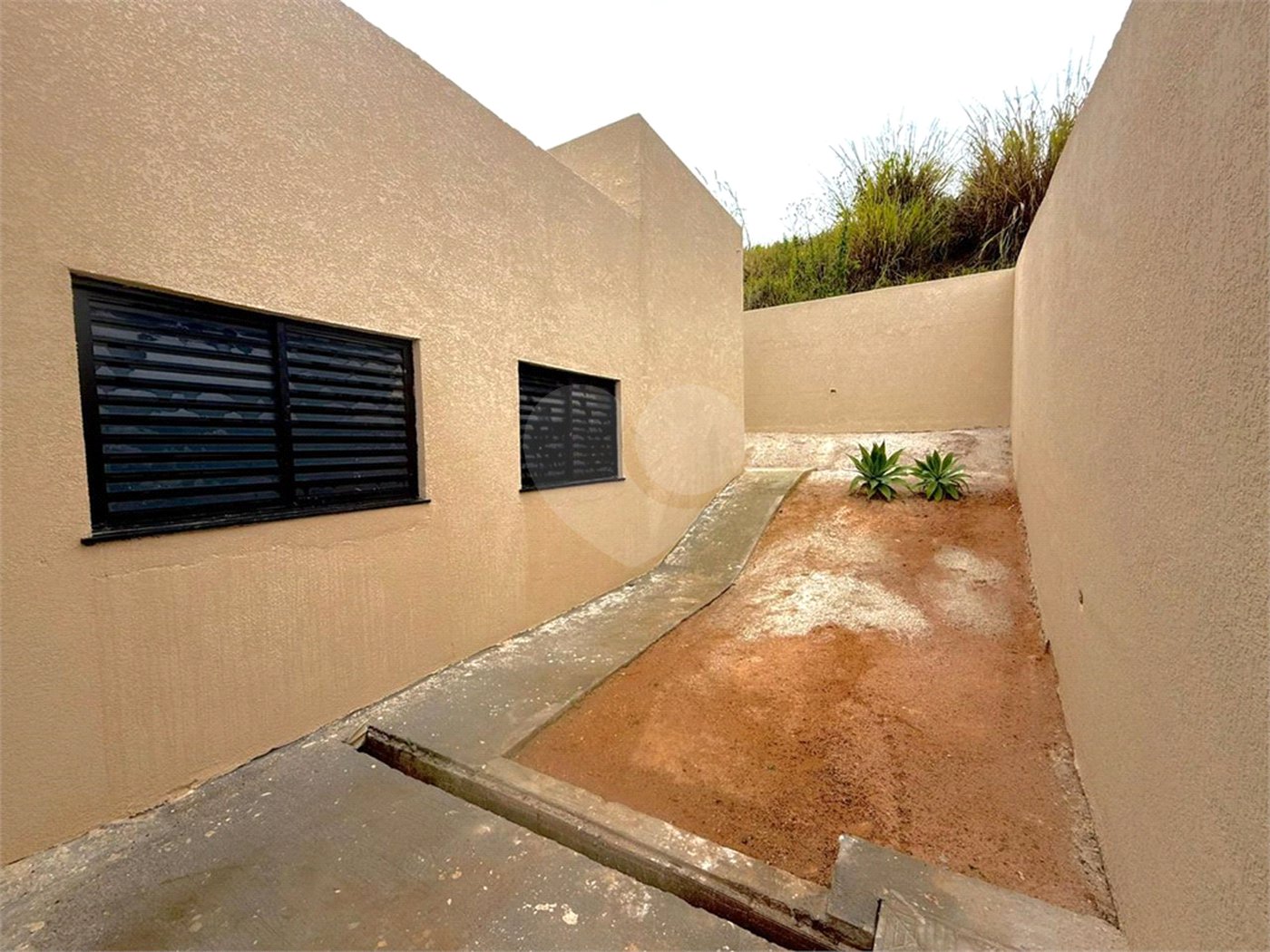 Casa à venda com 3 quartos, sendo 1 suíte,  em Loteamento Vale das Flores, Atibaia, SP