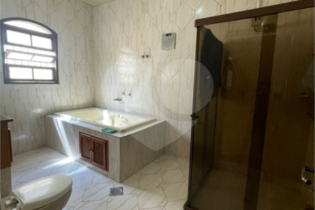 Casa Térrea à venda com 5 quartos, sendo 2 suítes, em Campo Grande, Rio de Janeiro, RJ