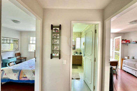 Sobrado à venda com 4 quartos, sendo 2 suítes, em Jardim Jussara, São Paulo, SP