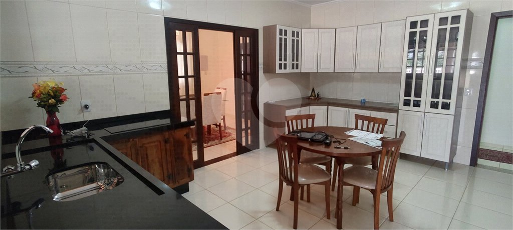 Casa à venda com 4 suítes no Centro, Extrema, MG
