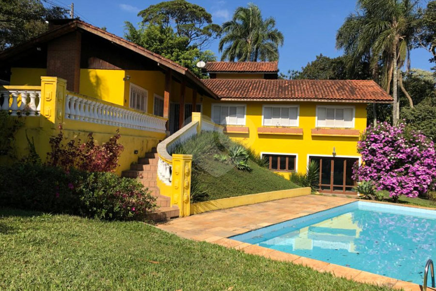 Casa Térrea à venda com 4 quartos, sendo 2 suítes, em Roseira, Mairiporã, SP