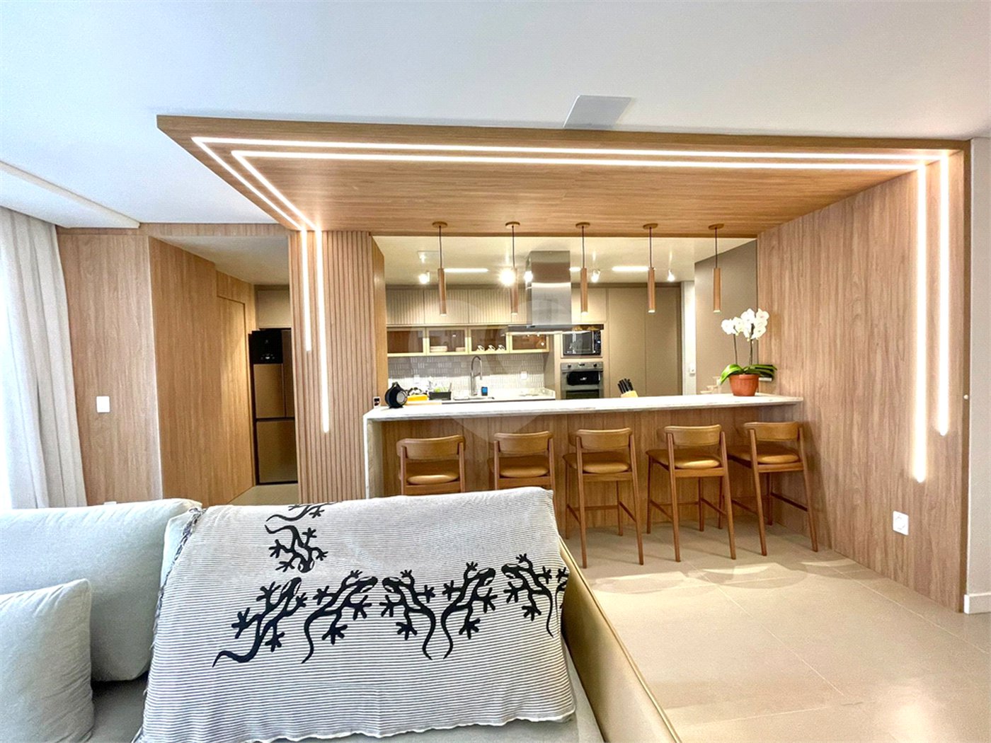 Apartamento à venda com 3 suítes em Jurerê, Florianópolis, SC