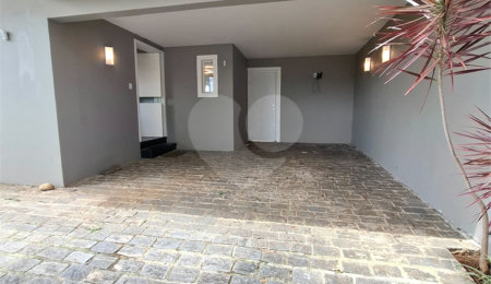 Casa Térrea à venda com 3 suítes em Interlagos, São Paulo, SP