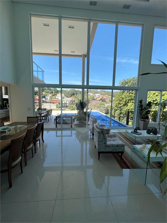 Casa à venda com 6 quartos, sendo 4 suítes,  no condomínio Estância Marambaia, Vinhedo - SP