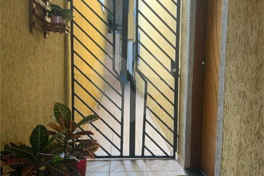 Sobrado à venda com 3 quartos, sendo 1 suíte,  em Vila Sabrina, São Paulo, SP