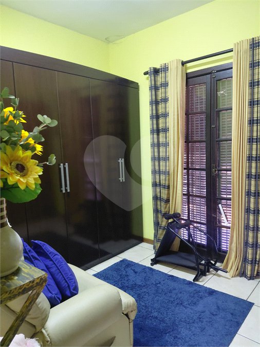 Sobrado à venda com 3 quartos, sendo 1 suíte,  em Tremembé, São Paulo, SP