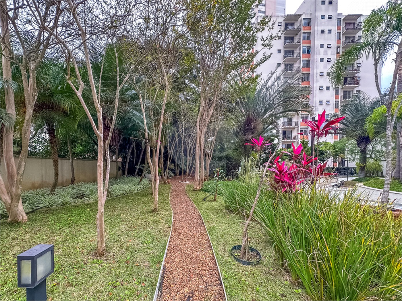 Apartamento à venda com 3 quartos, sendo 1 suíte, em Vila Sofia, São Paulo, SP