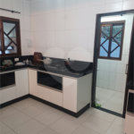 Casa à venda ou para alugar com 3 quartos, sendo 1 suíte, no condomínio Parque Suiça, Caieiras - SP