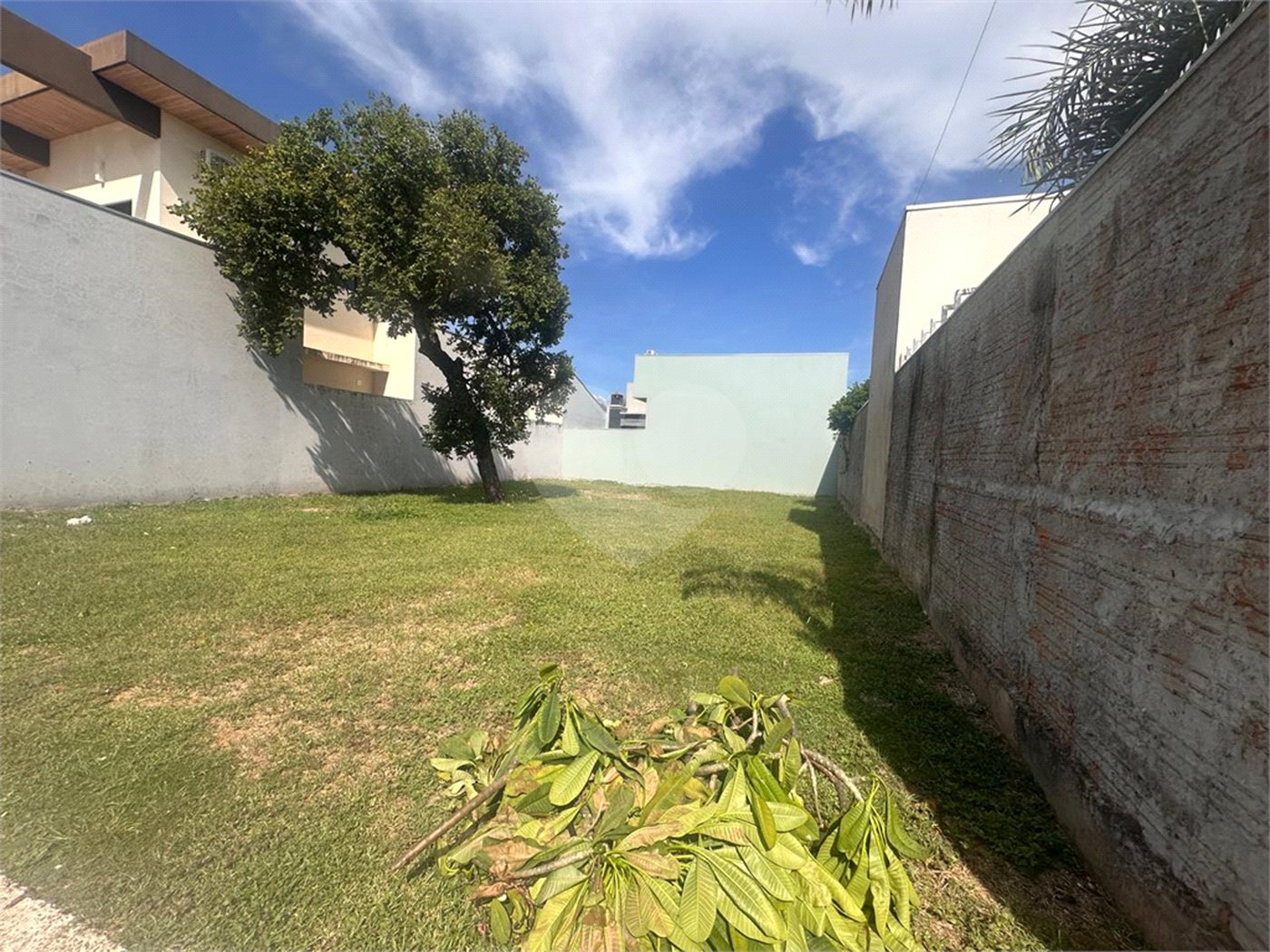 Terreno à venda no condomínio Recanto Das Palmeiras, Três Lagoas - MS