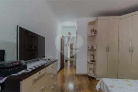 Casa Térrea à venda com 3 quartos, sendo 2 suítes, em Santo Amaro, São Paulo, SP