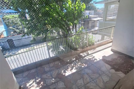 Casa Duplex + Terraço de Alto Padrão | 4 Quartos (3 Suítes) | Energia Solar | Centro de Campo Grande | Aceita financiamento bancário