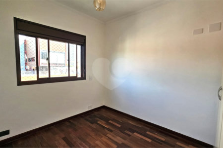 Apartamento para alugar com 3 quartos, sendo 1 suíte, em Alto da Boa Vista, São Paulo, SP